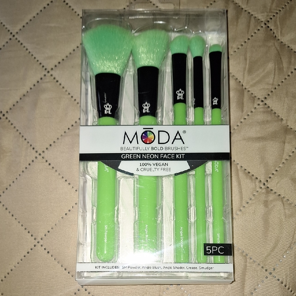 Moda Vibrant Green Brush Set - 5 Piece